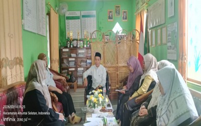 Menguatkan Sinergi dan Menyusun Strategi Pembelajaran Religius: Kepala Madrasah dan Dewan Guru MTs Nurul Hidayah Kota Raja Gelar Rapat Koordinasi Persiapan Kegiatan Belajar Mengajar Selama Bulan Suci Ramadhan