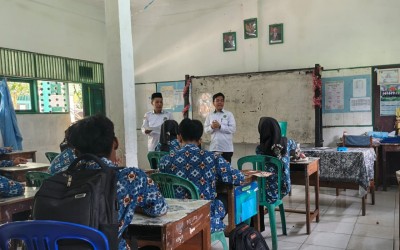 Penguatan Administrasi dan Kesiapan Peserta, Kepala Madrasah dan Panitia MTs Nurul Hidayah Kota Raja Serahkan Surat Pernyataan Keikutsertaan Tes Kemampuan Akademik (TKA) Tahun 2026 kepada Siswa/i