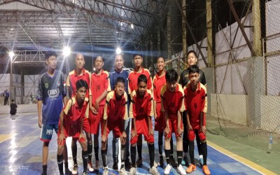 Partisipasi Aktif Tim Futsal MTs Nurul Hidayah Kota Raja dalam Pertandingan Futsal Menjadi Media Pembelajaran Nonakademik untuk Meningkatkan Prestasi, Kerja Sama, dan Jiwa Sportivitas Siswa