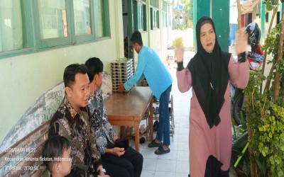 Program Makan Bergizi Gratis (MBG) Pemerintah Kembali Terlaksana di MTs Nurul Hidayah Kota Raja dengan Sajian Menu Spaghetti, Siswa Antusias dan Semangat Mengikuti Kegiatan Pembelajaran